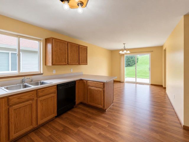 809-811 Vista Ridge Drive, Mount Horeb, WI 53572