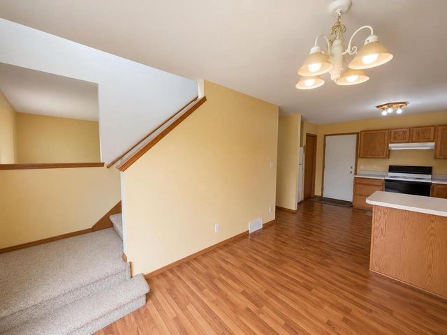 809-811 Vista Ridge Drive, Mount Horeb, WI 53572