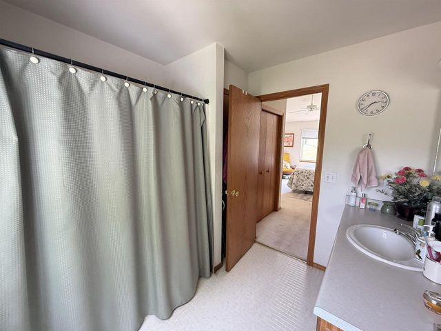 809-811 Vista Ridge Drive, Mount Horeb, WI 53572