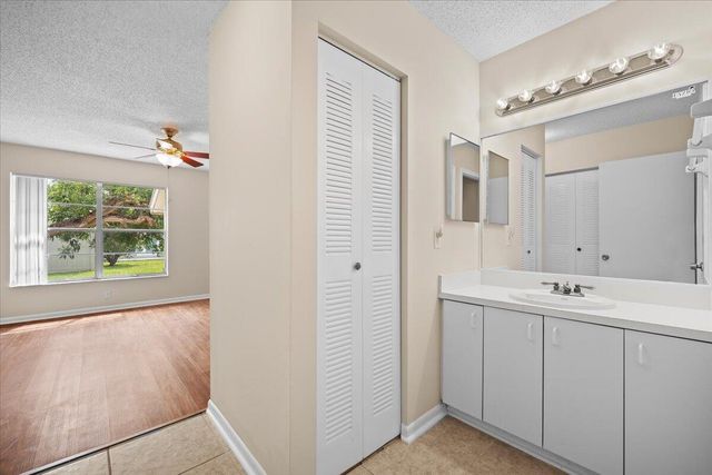 144 Deerfield Court, Jupiter, FL 33458