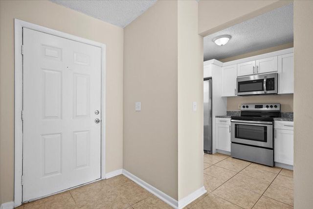 144 Deerfield Court, Jupiter, FL 33458