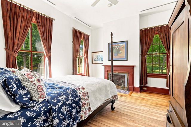250 PRINCE GEORGE ST, Annapolis, MD 21401