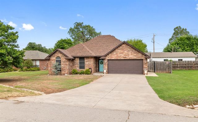 508 N Van Buren Avenue, Blanchard, OK 73010