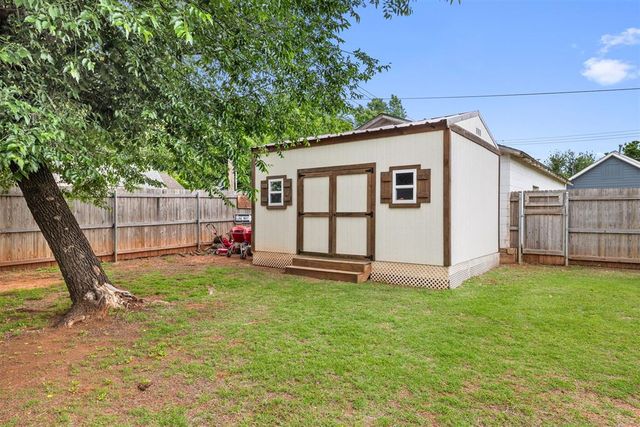 508 N Van Buren Avenue, Blanchard, OK 73010