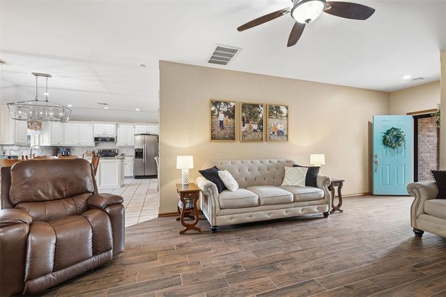 508 N Van Buren Avenue, Blanchard, OK 73010