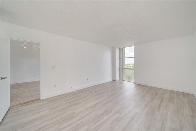 2350 NE 135th Street 1212, North Miami, FL 33181