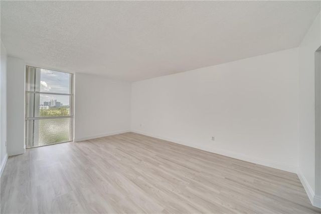 2350 NE 135th Street 1212, North Miami, FL 33181