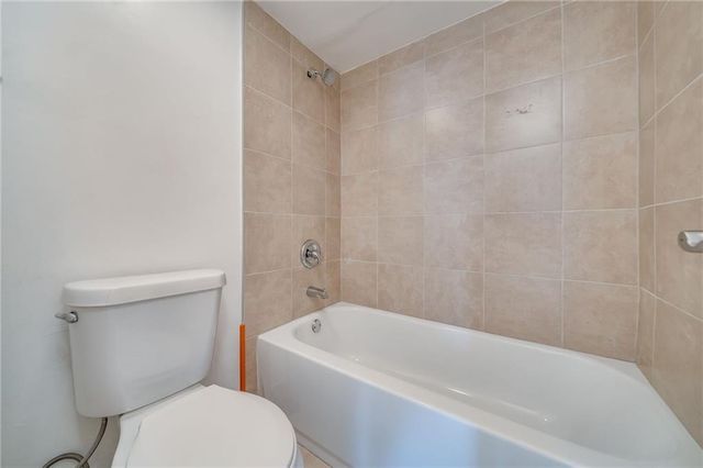 2350 NE 135th Street 1212, North Miami, FL 33181