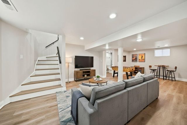 1584 Mckinley Street, Gary, IN 46404