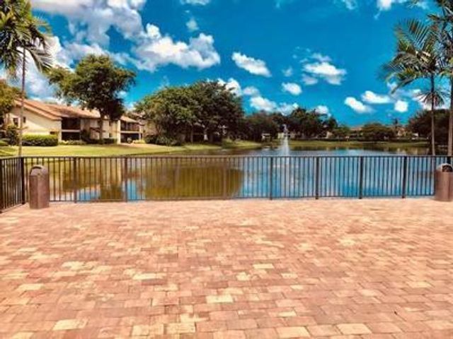 512 Gardens Drive 103, Pompano Beach, FL 33069