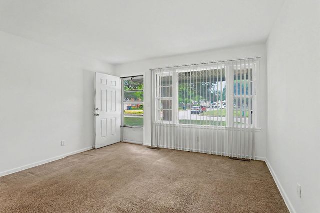 1526 E Donnell, Wichita, KS 67216