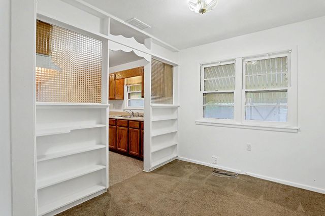1526 E Donnell, Wichita, KS 67216