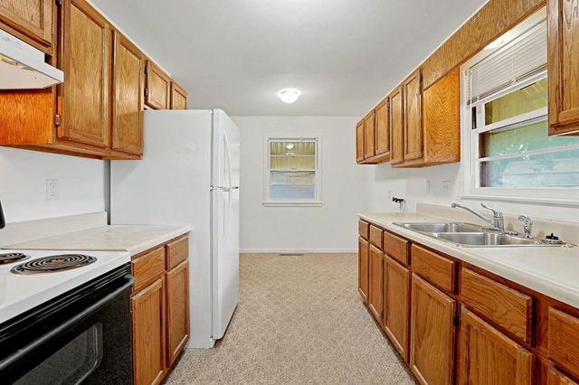 1526 E Donnell, Wichita, KS 67216