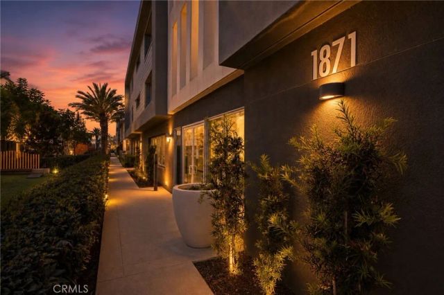 1871 S Union 81, Anaheim, CA 92805