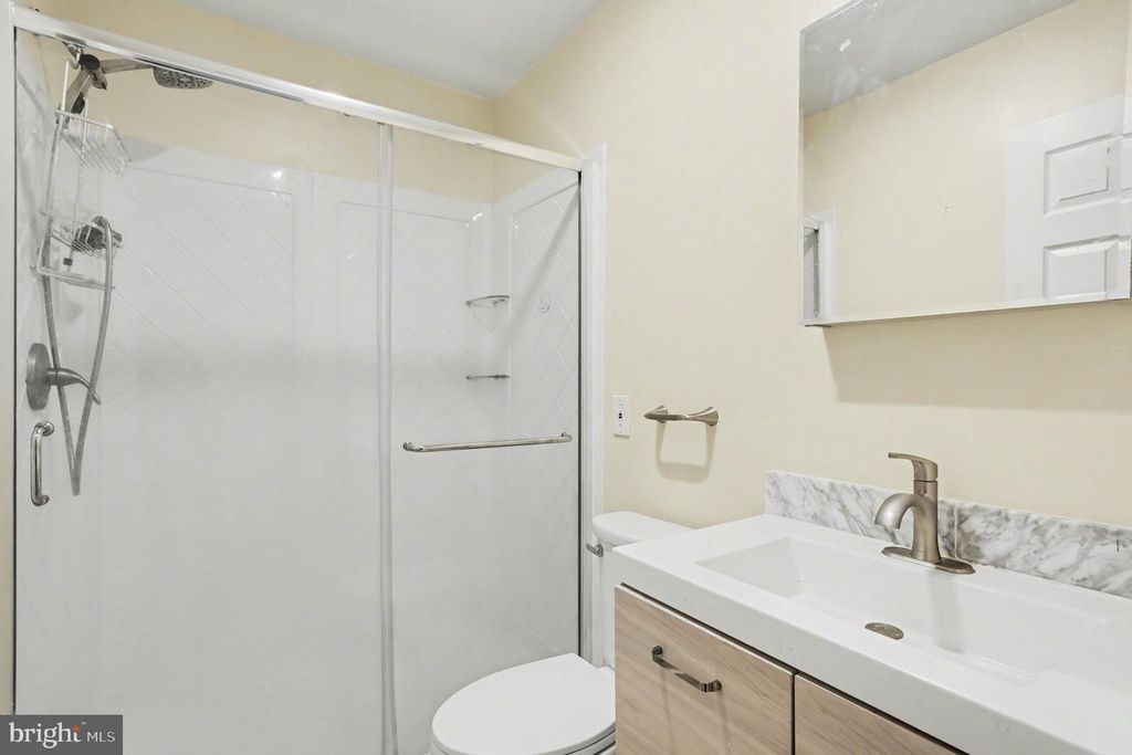 Image 18 of property listing at 216 SCOTT ST, Baltimore, MD 21230