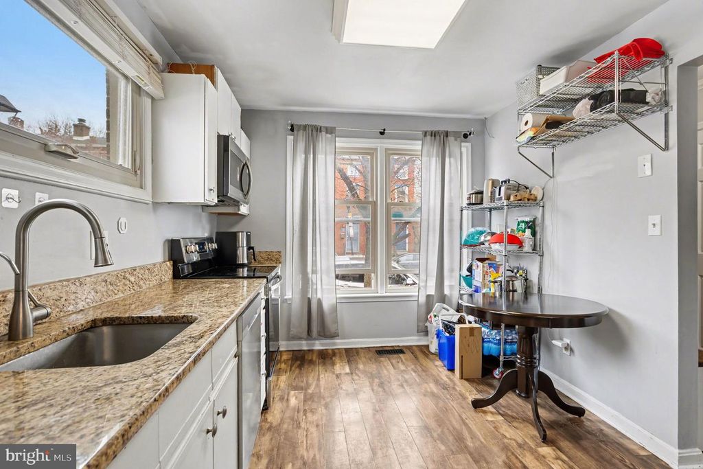 Image 9 of property listing at 216 SCOTT ST, Baltimore, MD 21230