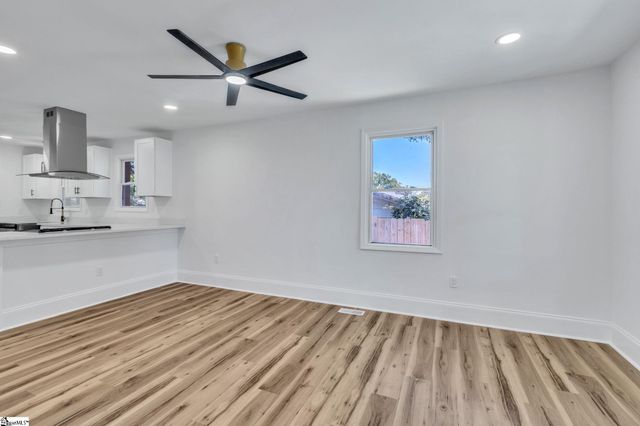 7 Hendricks Street, Greenville, SC 29607
