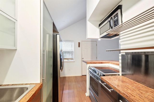 1110 W 22nd ST 8, Austin, TX 78705