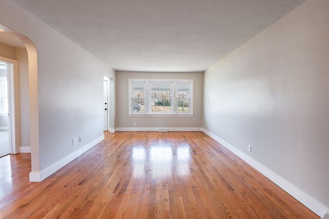 1613 N Weller Avenue, Springfield, MO 65803