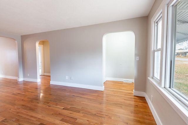 1613 N Weller Avenue, Springfield, MO 65803