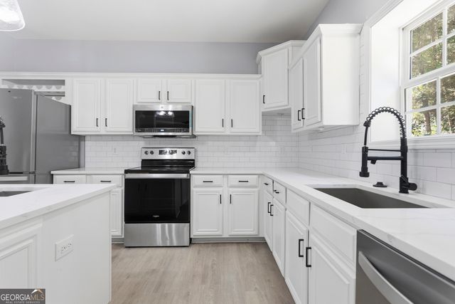 2894 Ashly Woods Court, Snellville, GA 30078