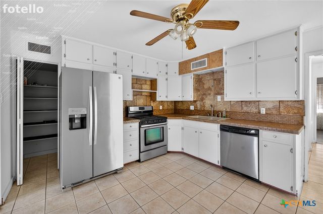 2112 Leyte Drive, Tool, TX 75143