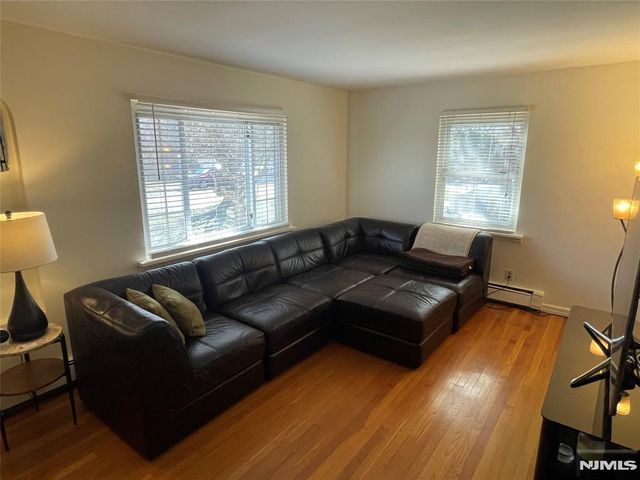 950 S Plympton Street, New Milford, NJ 07646