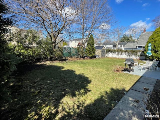 950 S Plympton Street, New Milford, NJ 07646