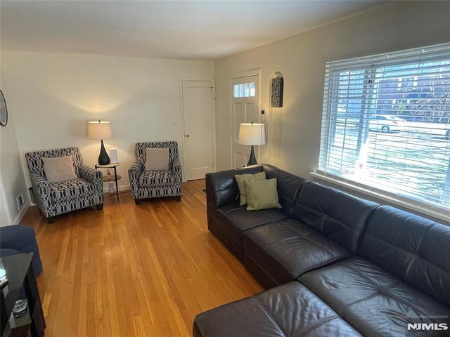 950 S Plympton Street, New Milford, NJ 07646