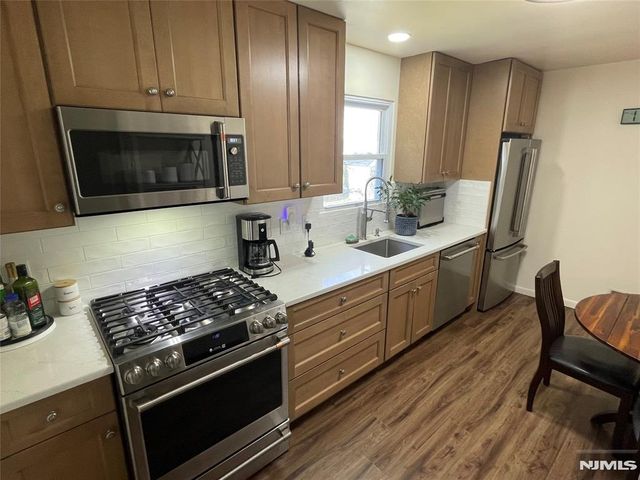 950 S Plympton Street, New Milford, NJ 07646