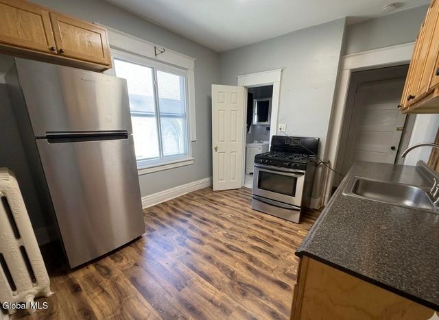 1405 State Street, Schenectady, NY 12304
