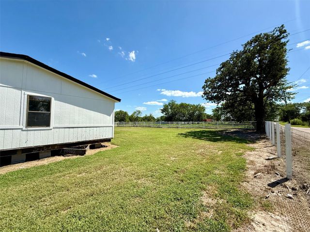 371 & 379 Fm 60 E, Somerville, TX 77879