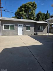 6956 Wystone B, Reseda, CA 91335