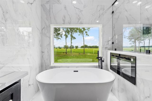 7 Silver Spur Drive, Mt Pleasant, TX 75455