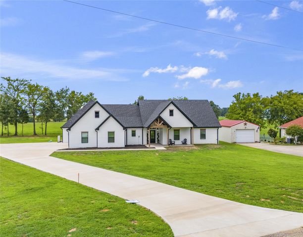 7 Silver Spur Drive, Mt Pleasant, TX 75455