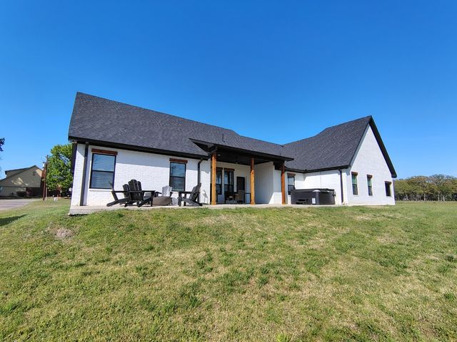 7 Silver Spur Drive, Mt Pleasant, TX 75455