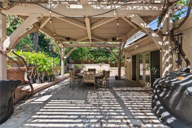 25451 Via Escovar, Valencia, CA 91355