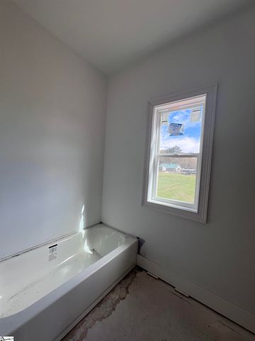 406 Casey Road, Woodruff, SC 29388