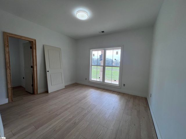 406 Casey Road, Woodruff, SC 29388