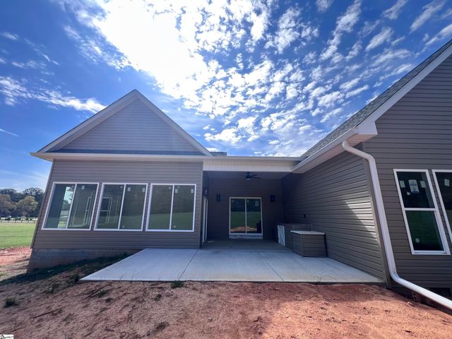 406 Casey Road, Woodruff, SC 29388