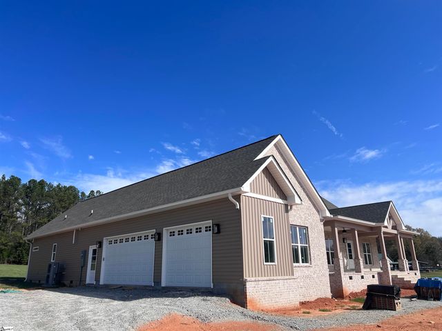 406 Casey Road, Woodruff, SC 29388