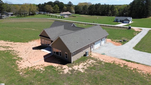 406 Casey Road, Woodruff, SC 29388