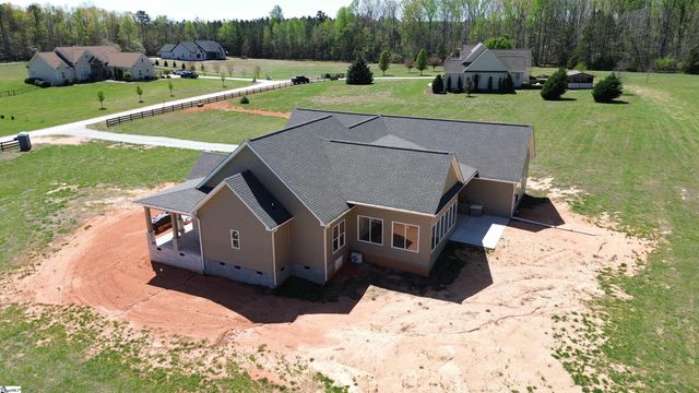 406 Casey Road, Woodruff, SC 29388