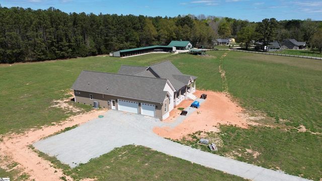 406 Casey Road, Woodruff, SC 29388