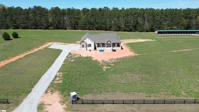 406 Casey Road, Woodruff, SC 29388