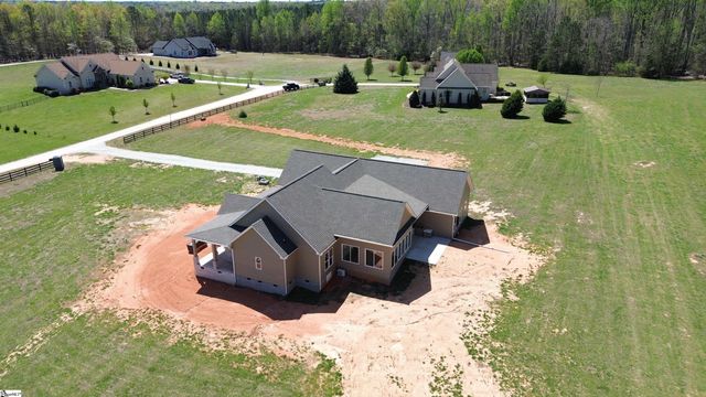 406 Casey Road, Woodruff, SC 29388