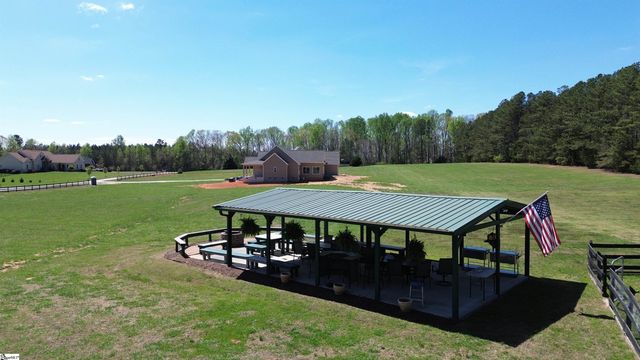 406 Casey Road, Woodruff, SC 29388