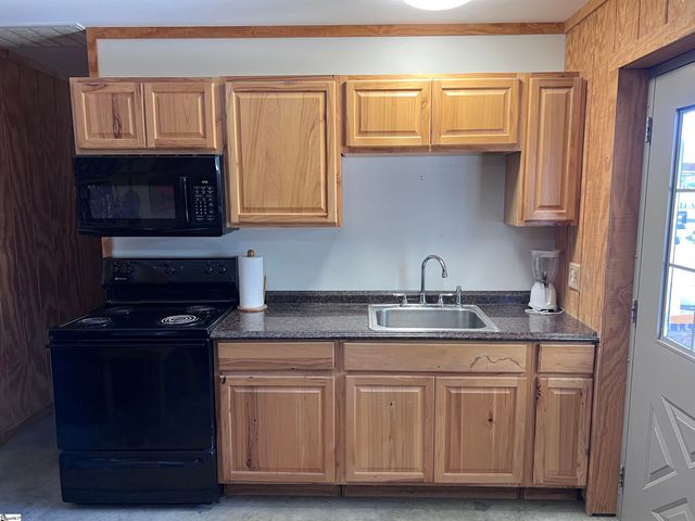 406 Casey Road, Woodruff, SC 29388