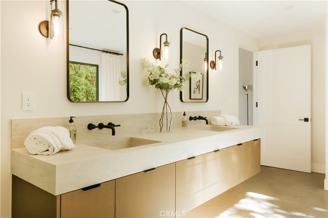 4072 Alonzo Avenue, Encino, CA 91316