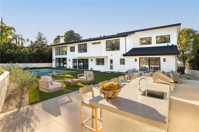 4072 Alonzo Avenue, Encino, CA 91316